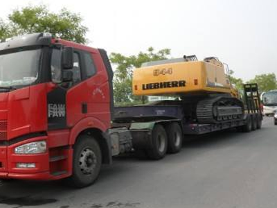 【工程設備長途運輸】青島拉運工程機械公司(圖1)